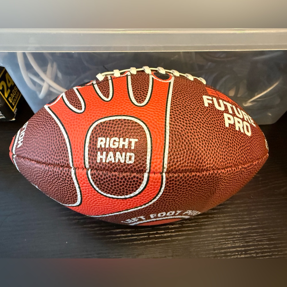 Training football 🏈 Learn to play with hand positioning markers. Like new!!